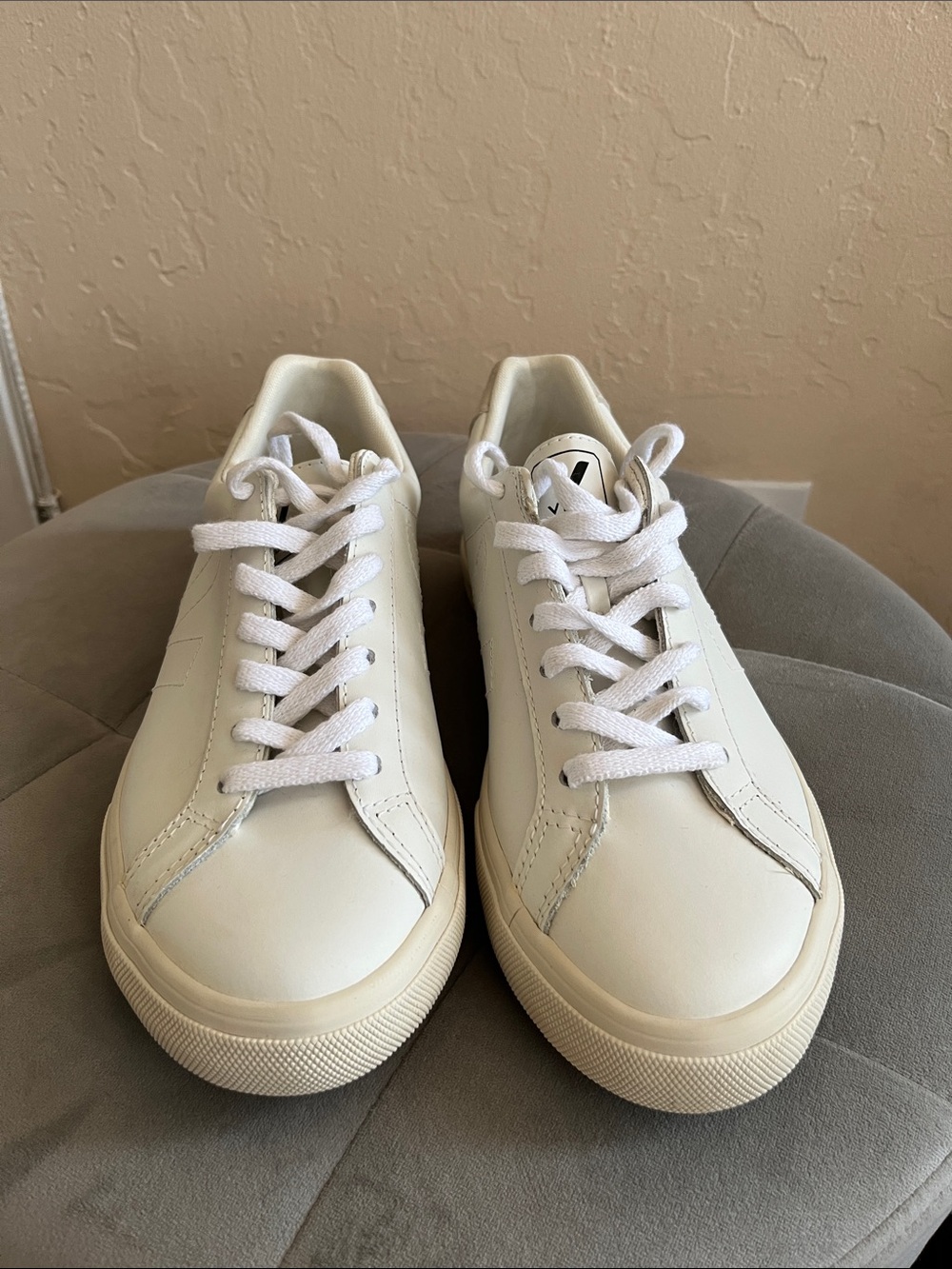 Brand new Women Veja sneakers
